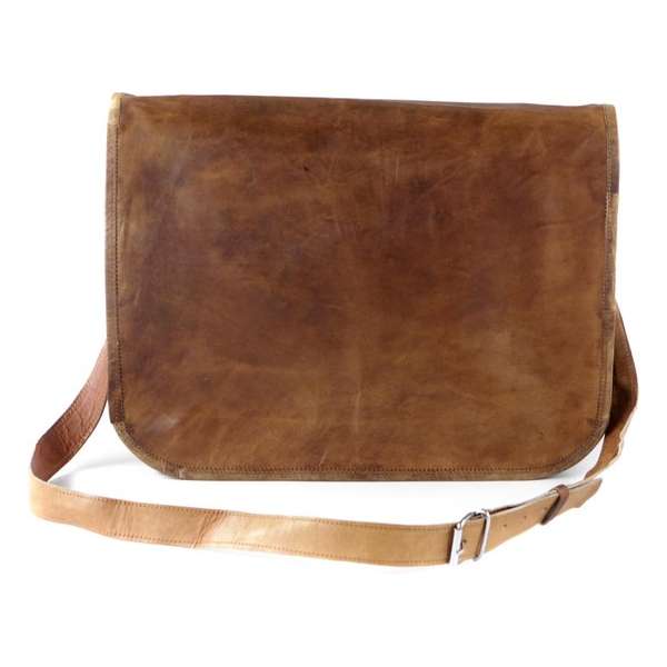 Messengertas 13‘’ Bruin - ECHT LEER - 33 x 29 x 6 cm -- Handgemaakte Tas Almeria R13 Messengertas 13‘’ Bruin - ECHT LEER - 33 x 29 x 6 cm -- Handgemaakte Tas Almeria R13