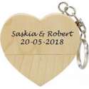 Hout hart usb stick met naam of tekst bedrukken
