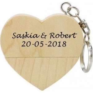 Hout hart usb stick met naam of tekst bedrukken
